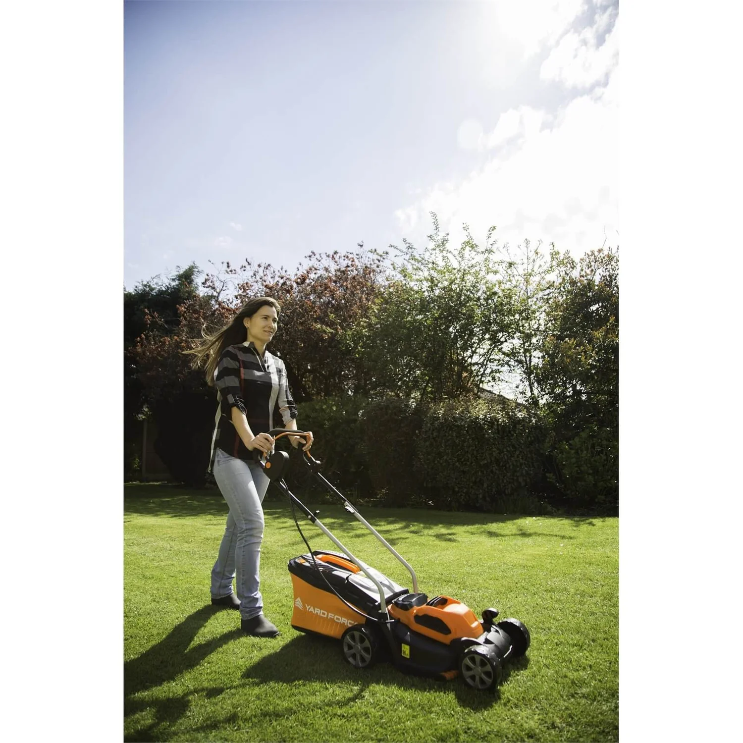 Yard Force 40V Cordless Lawn Mower - 32cm 4 Yard Force 40V Cordless Lawn Mower - 32cm - Image 2