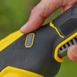 STANLEY FATMAX V20 18V Cordless 33Cm String Trimmer With Brushless Motor (Sfmcstb933M-Gb) 20 STANLEY FATMAX V20 18V Cordless 33Cm String Trimmer With Brushless Motor (Sfmcstb933M-Gb) -Garantia Store 12882302 1274843589571177