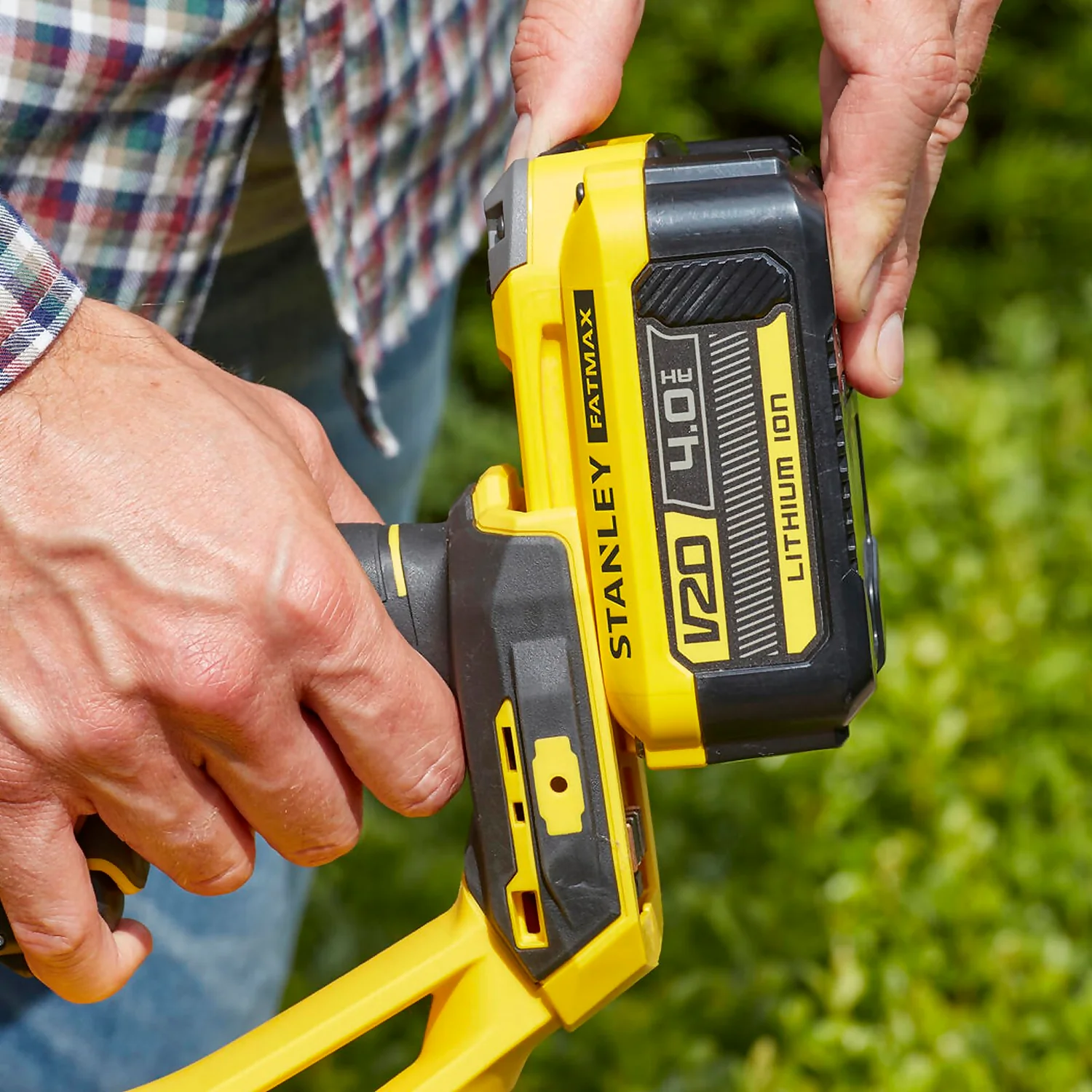 STANLEY FATMAX V20 18V Cordless Hedge Trimmer 55cm (Sfmcht855M1-Gb) 10 STANLEY FATMAX V20 18V Cordless Hedge Trimmer 55cm (Sfmcht855M1-Gb) - Image 8