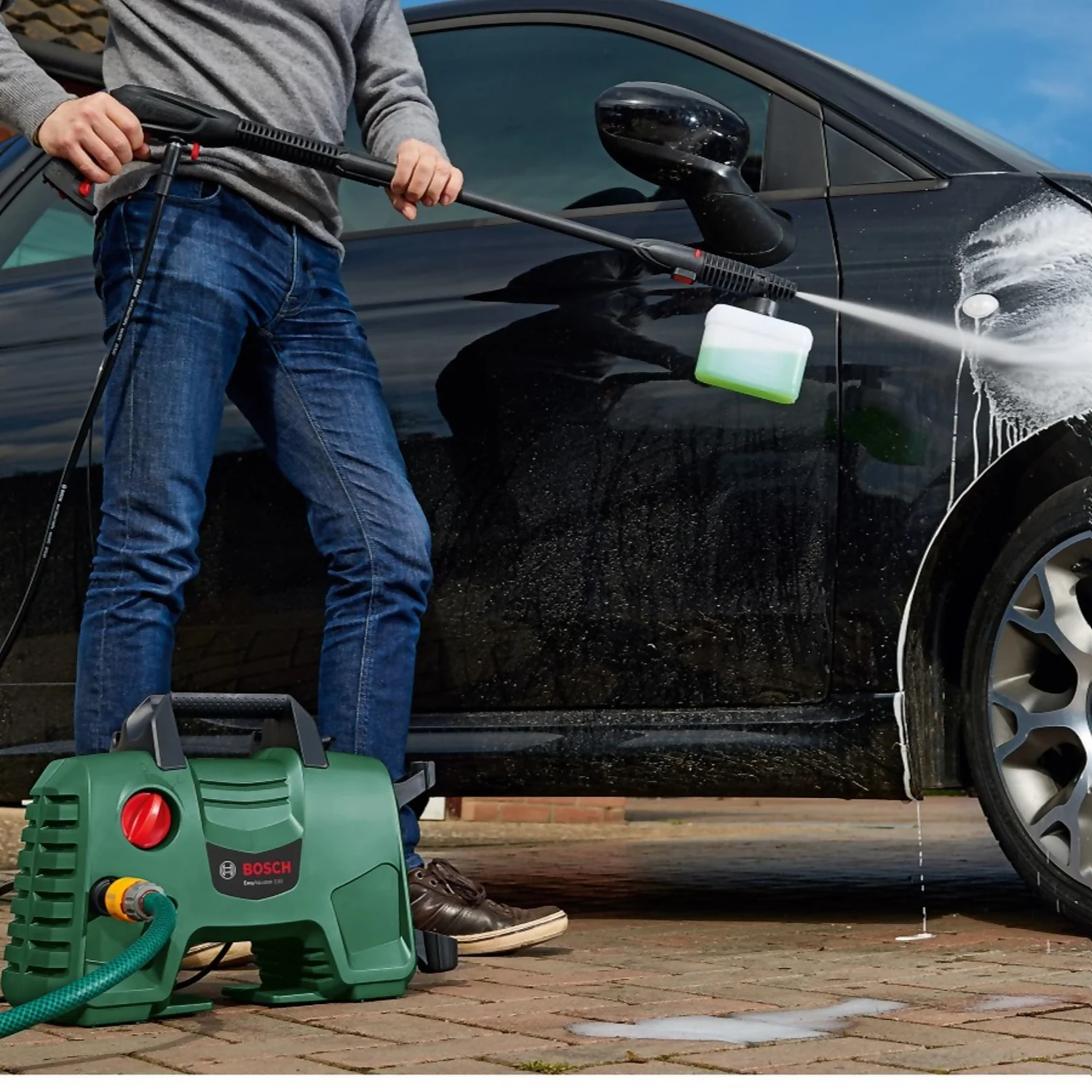 Bosch EasyAquatak 110 Compact High-Pressure Washer 6 Bosch EasyAquatak 110 Compact High-Pressure Washer - Image 4