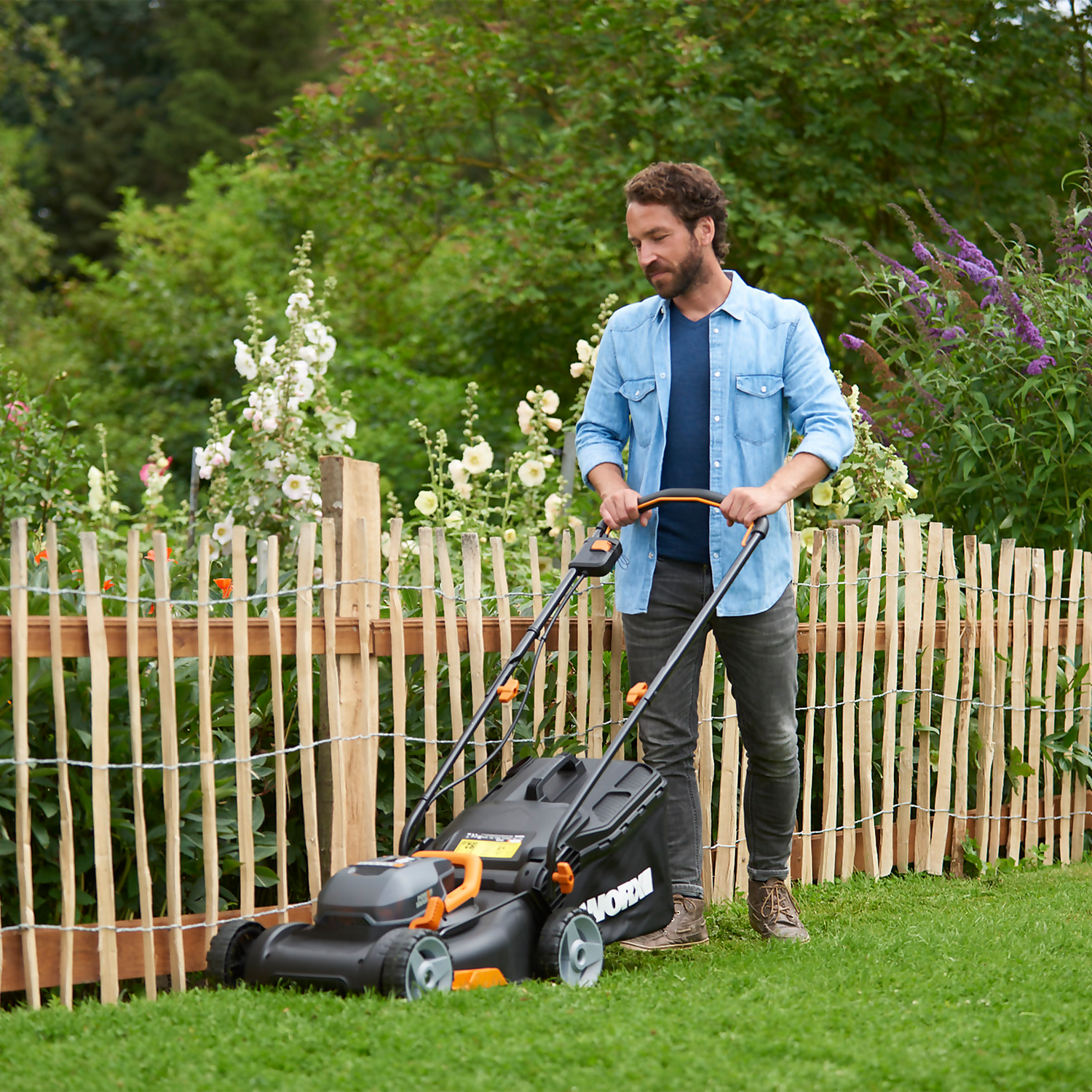 Worx 40V WG779E.2 Cordless Lawn Mower - 34cm 4 Worx 40V WG779E.2 Cordless Lawn Mower - 34cm - Image 2