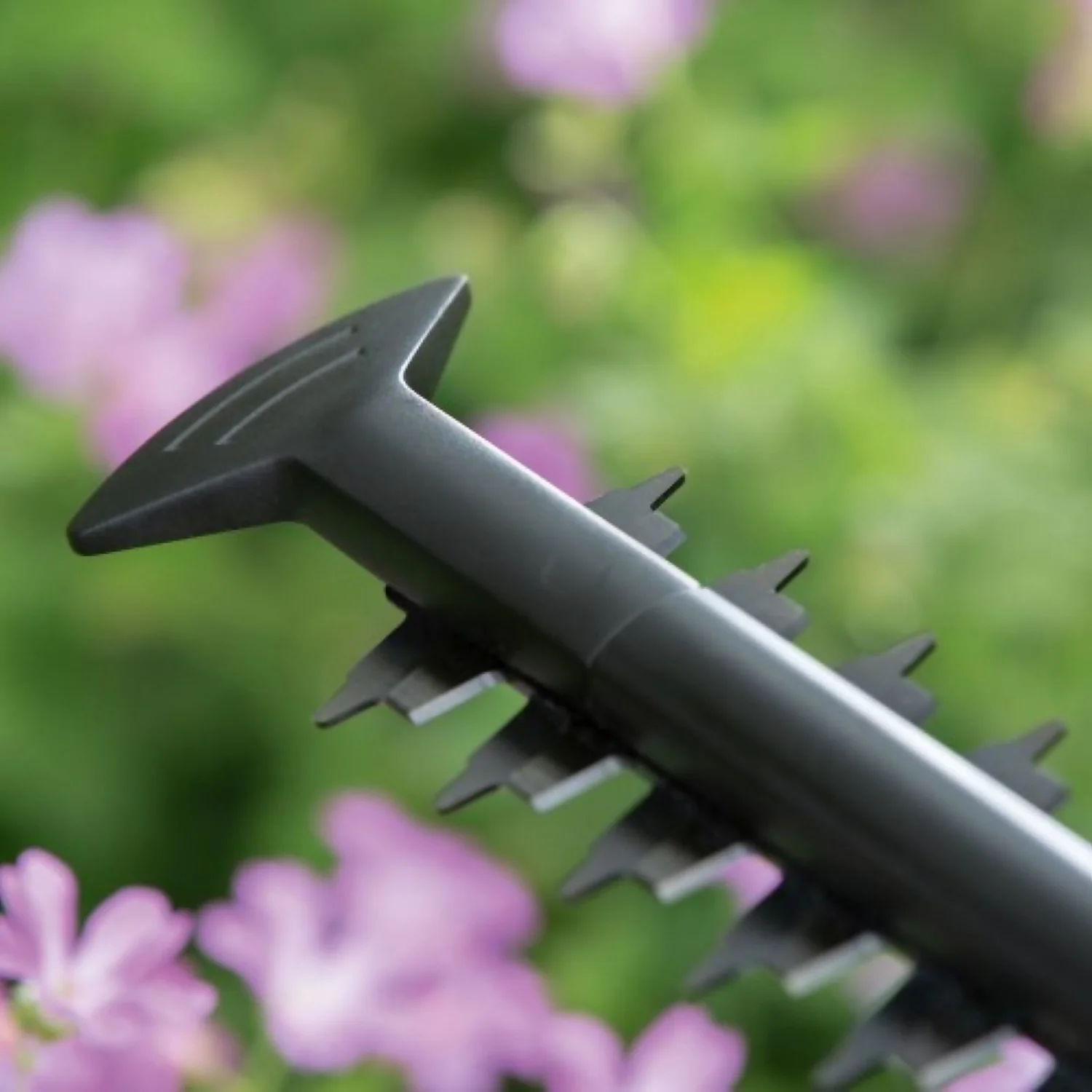 Bosch EasyHedgeCut 45-16 Hedge Trimmer 7 Bosch EasyHedgeCut 45-16 Hedge Trimmer - Image 6