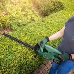 Bosch EasyHedgeCut 18-45 Hedge Trimmer 20 Bosch EasyHedgeCut 18-45 Hedge Trimmer -Garantia Store 13496928 2004961768955336