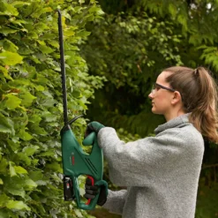 Bosch EasyHedgeCut 18-45 Hedge Trimmer 17 Bosch EasyHedgeCut 18-45 Hedge Trimmer -Garantia Store 13496928 3844961768831319