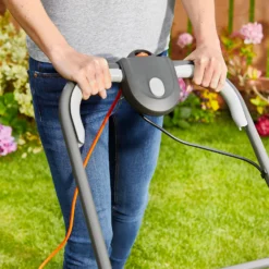 Flymo 330V EasiGlide Plus Electric Lawn Mower - 33cm 15 Flymo 330V EasiGlide Plus Electric Lawn Mower - 33cm -Garantia Store 13524784 1815038432654383