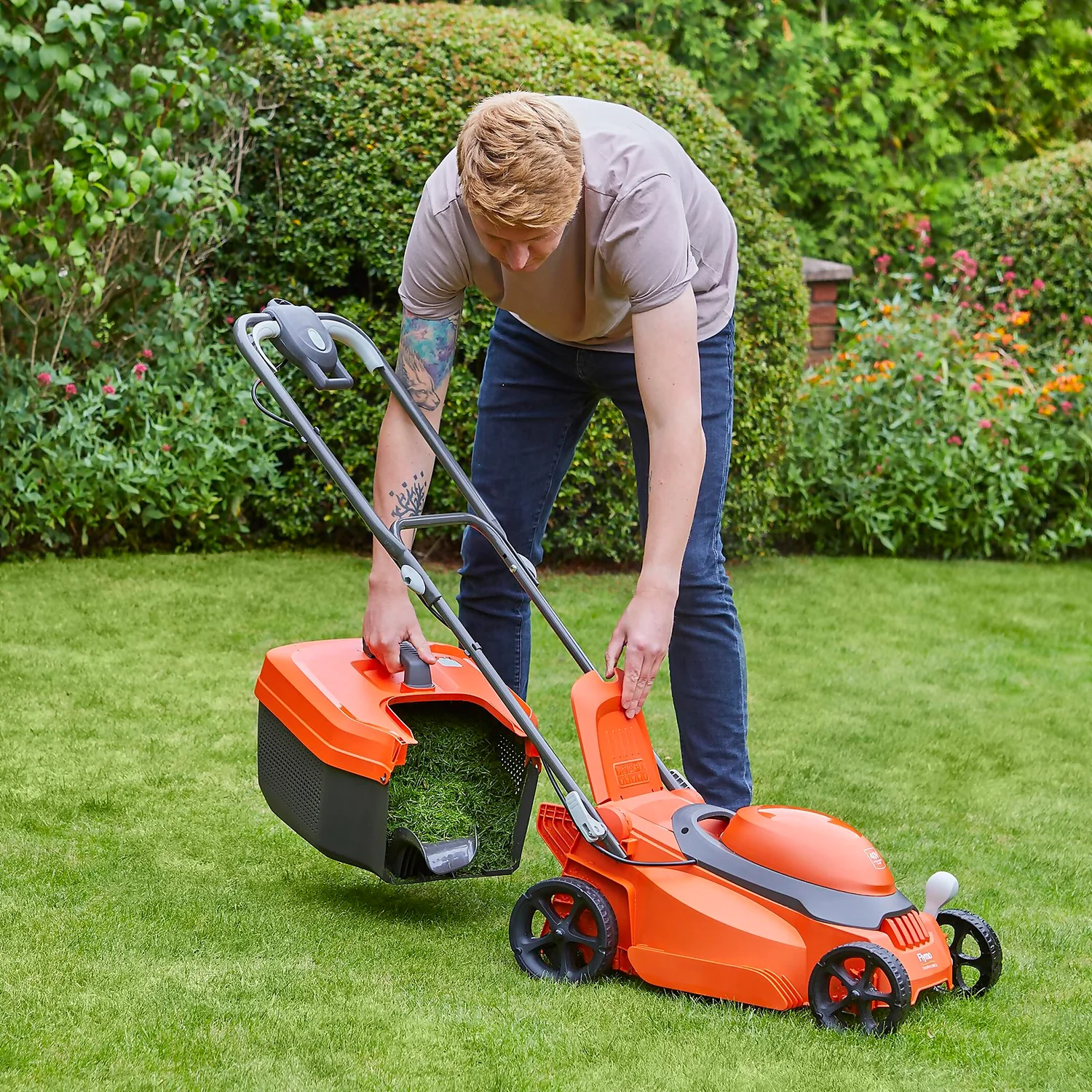 Flymo 20V SimpliStore 340R Li Cordless Mower - 30cm 7 Flymo 20V SimpliStore 340R Li Cordless Mower - 30cm - Image 5